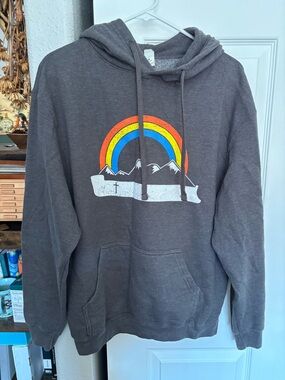 Men's Gray Hooded Sweatshirt with Rainbow Mountain Graphic